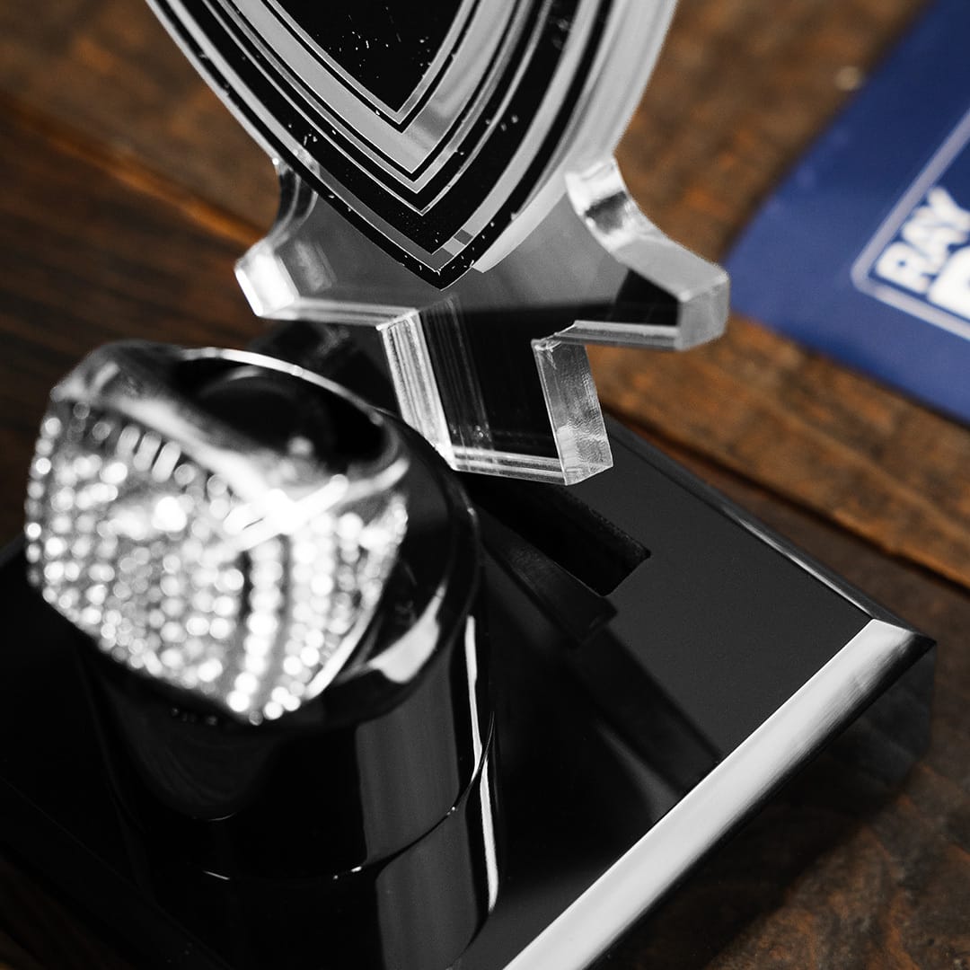TrophySmack 7" Commish Championship Display Bundle